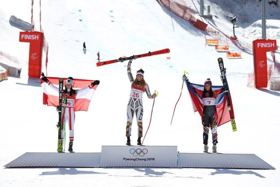 il podio del superG donne di PyeongChang: l&#39;austriaca Anna Veith (argento), Ledecka (oro) e Tina Weirather (bronzo) del Liechtenstein. Getty